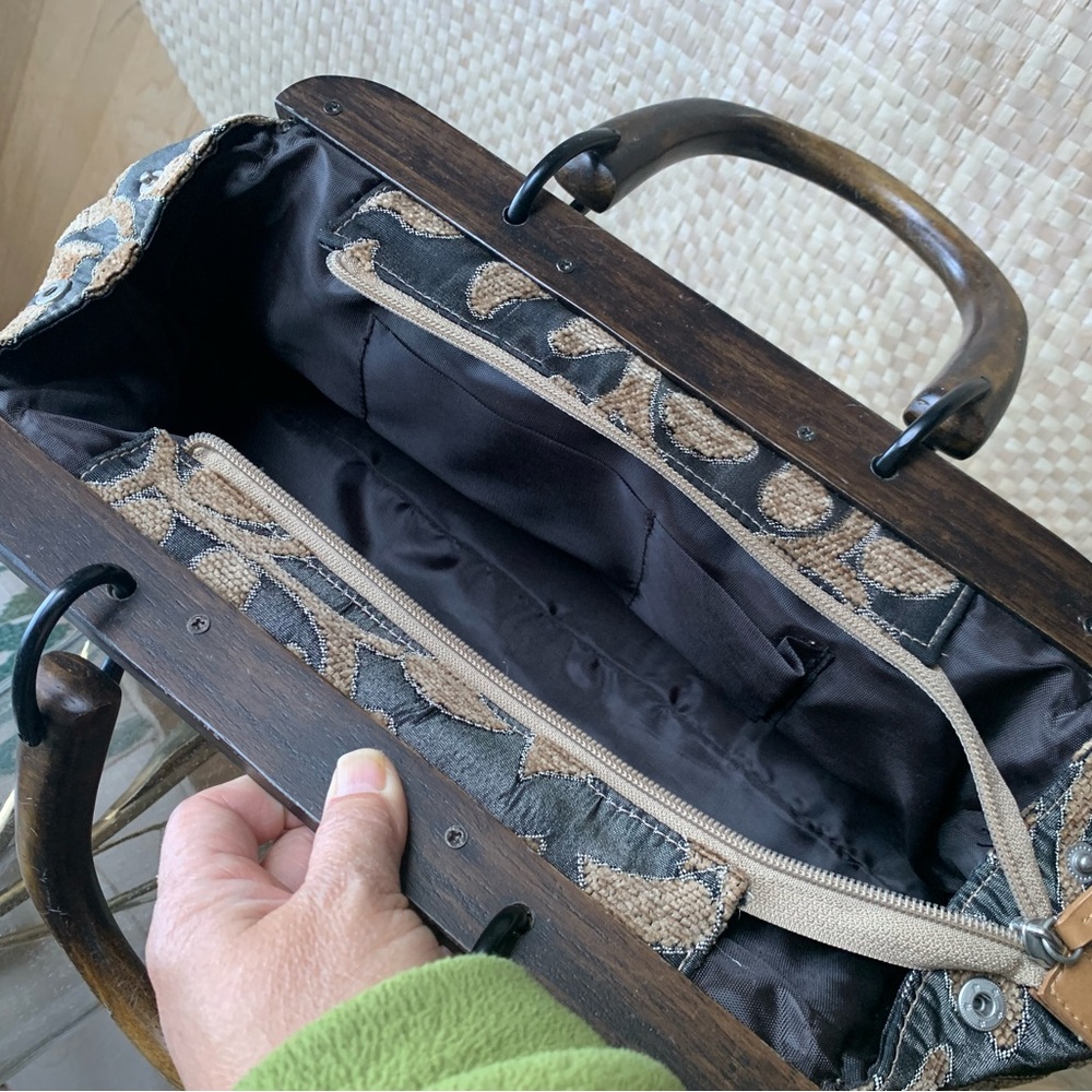 Beautiful Party Handbag - Picture 5 of 5